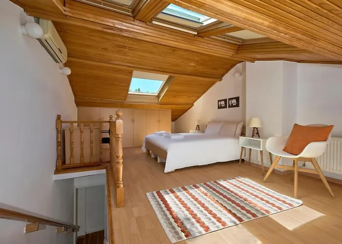 Private Modern Duplex 2bed1bath W Terrace! #76 Апартаменты Стамбул