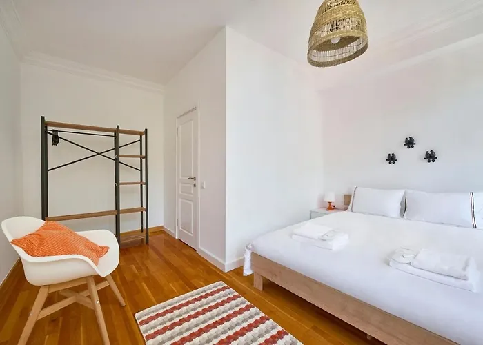 Апартаменты Private Modern Duplex 2bed1bath W Terrace! #76 Стамбул