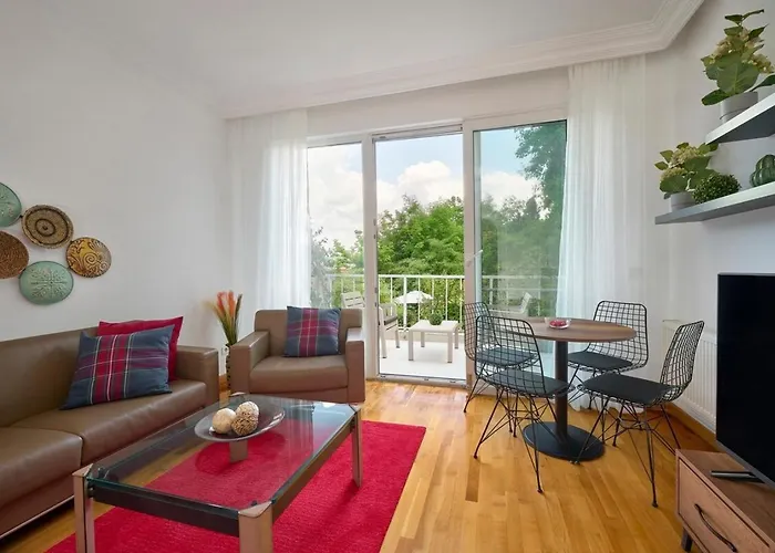 Апартаменты Private Modern Duplex 2bed1bath W Terrace! #76 *