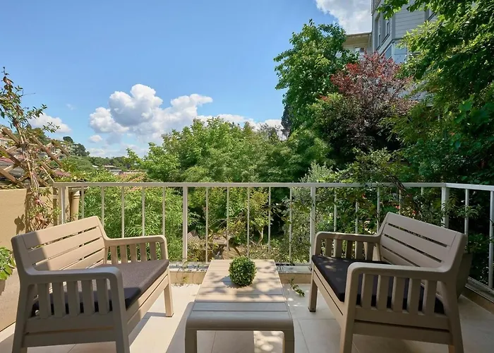 Private Modern Duplex 2bed1bath W Terrace! #76 *