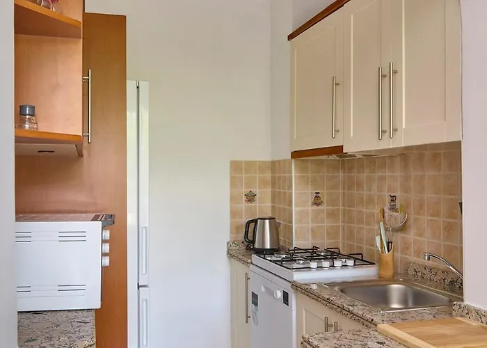 Апартаменты Private Modern Duplex 2bed1bath W Terrace! #76 *