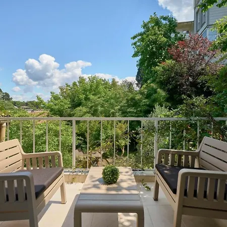 Private Modern Duplex 2bed1bath W Terrace! #76 *